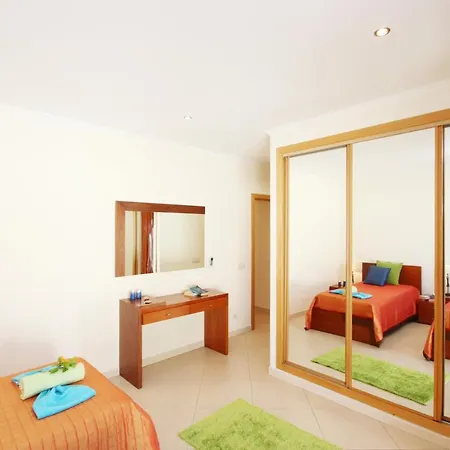 Pauline By Algarve Vacation *