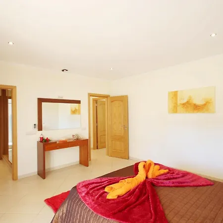 Villa Pauline By Algarve Vacation *