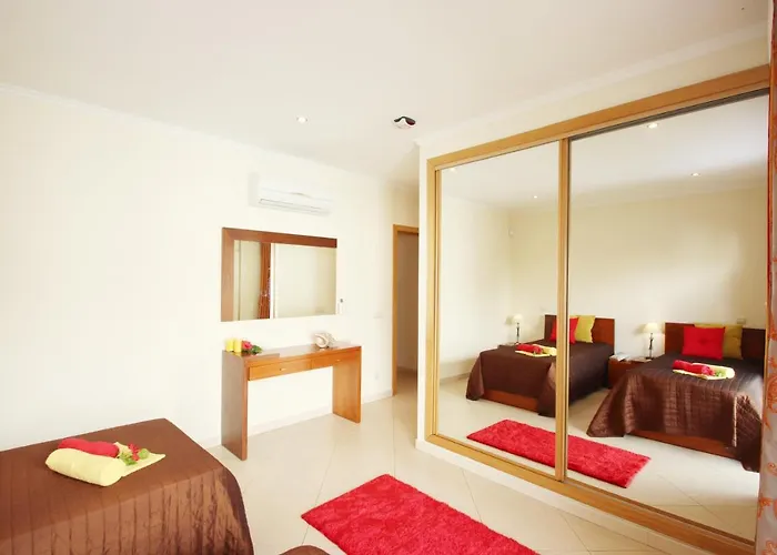 Pauline By Algarve Vacation Villa Albufeira